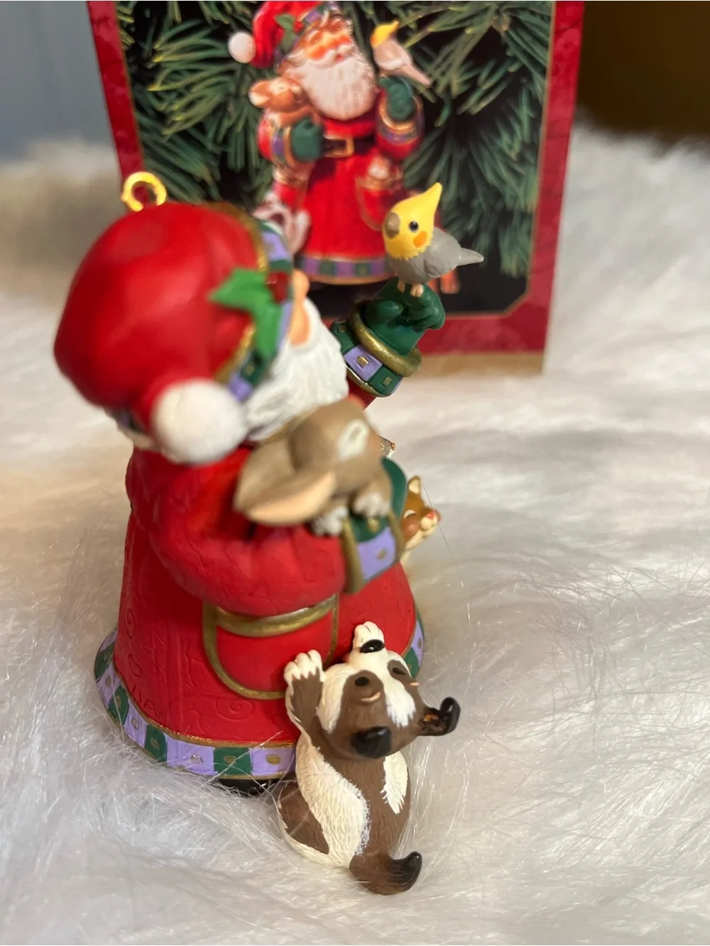 Hallmark Kerpsake 1999 “Best Pals” Santa with dogs Christmas  Ornament